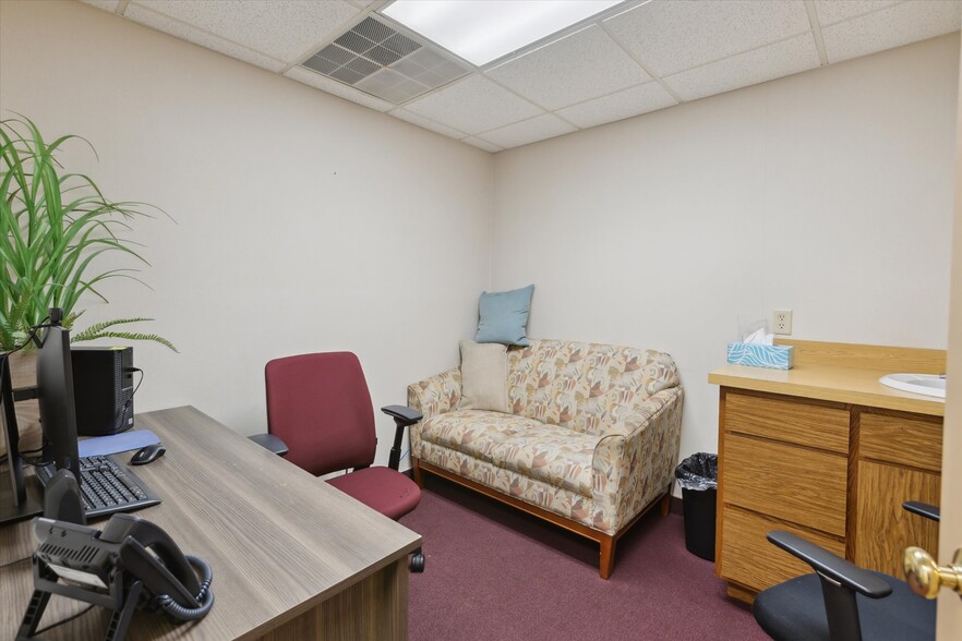 More Photos Of 615 S Euclid Ave, Bay City Medical For Sale