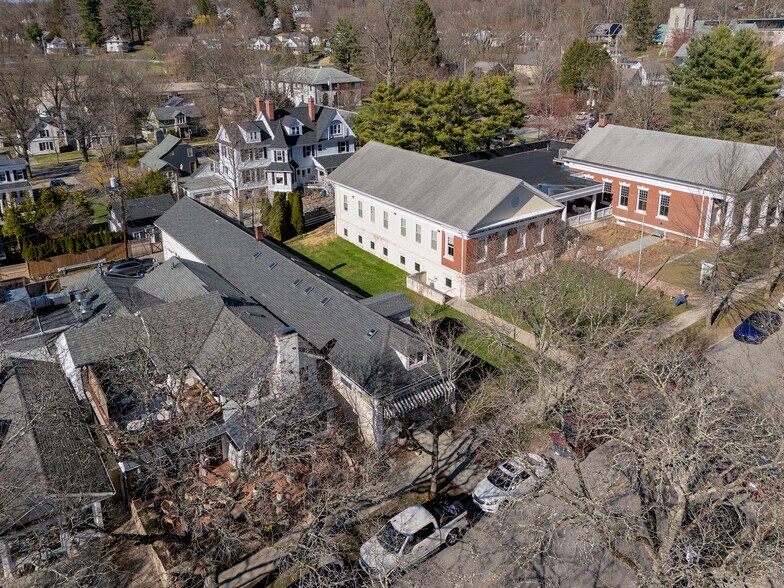 More Photos Of 3301 Franklin Ave, Millbrook General Retail For Sale