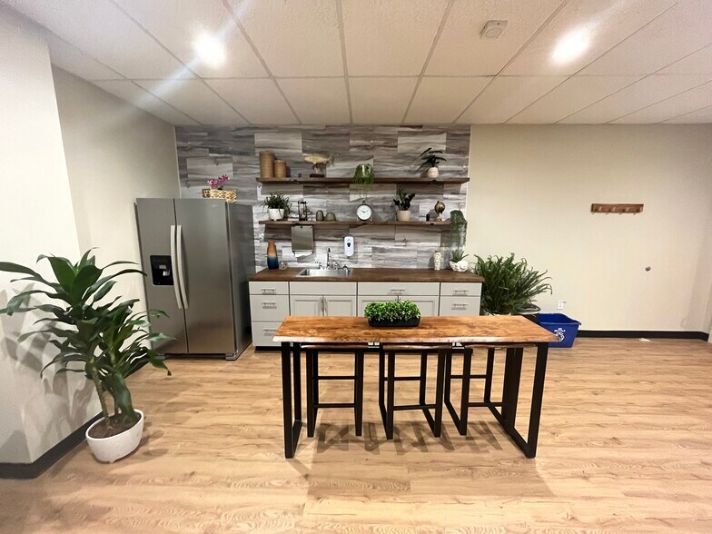 More Photos Of 544 Ferry St SE, Salem Office For Lease