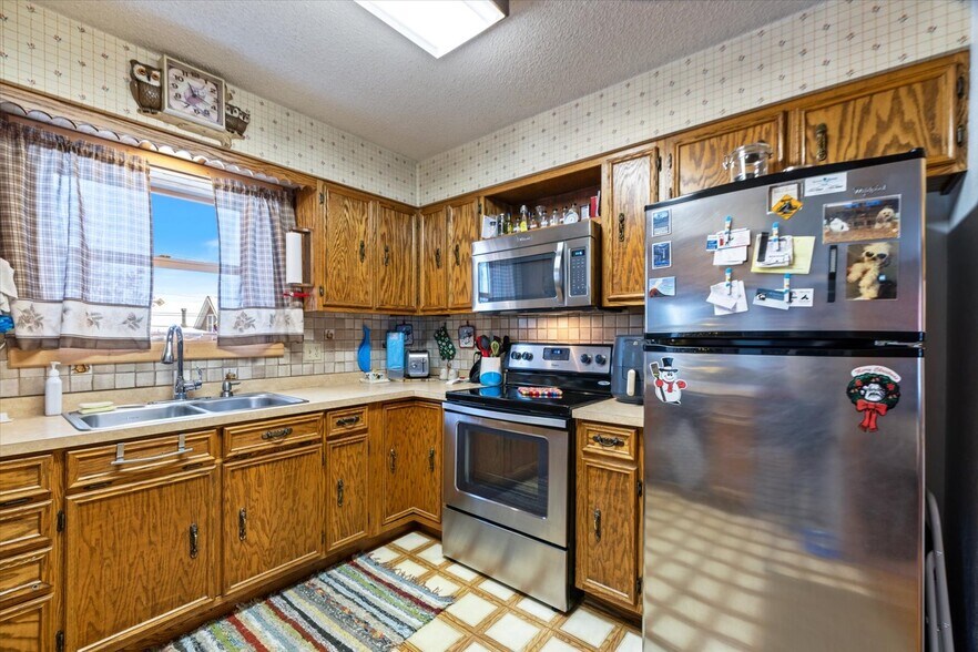 More Photos Of 401 E Sheridan St, Ely Convenience Store For Sale