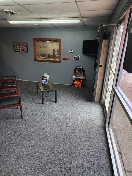 More Photos Of 1530 S 11th St, Nebraska City Auto Repair For Sale