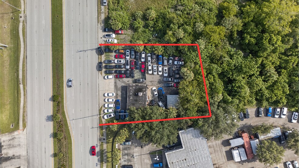 More Photos Of 663 N US Highway 17 92, Longwood Auto Dealership For Lease