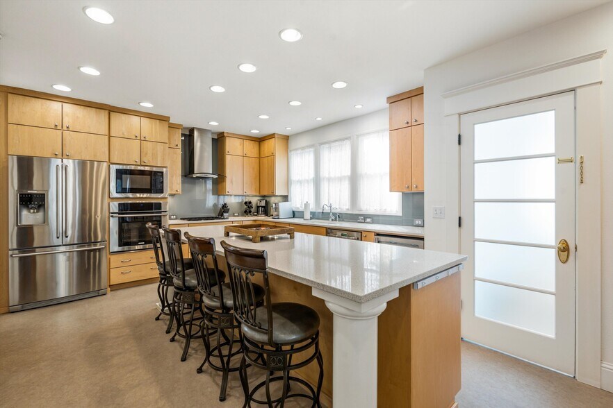 More Photos Of 340 NW 7th St, Corvallis Office Residential For Sale