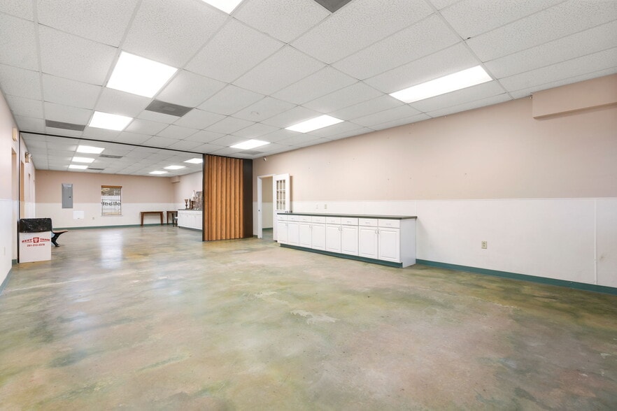 More Photos Of 2200 Sciaaca Rd, Spring Office For Sale