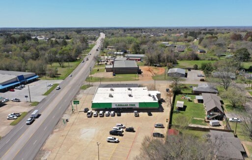 More Photos Of 3911 W Oak St, Palestine General Retail For Sale