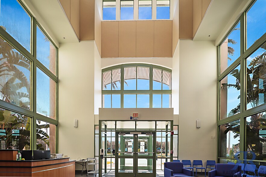 More Photos Of 300 NW Peacock Blvd, Port Saint Lucie Office For Lease