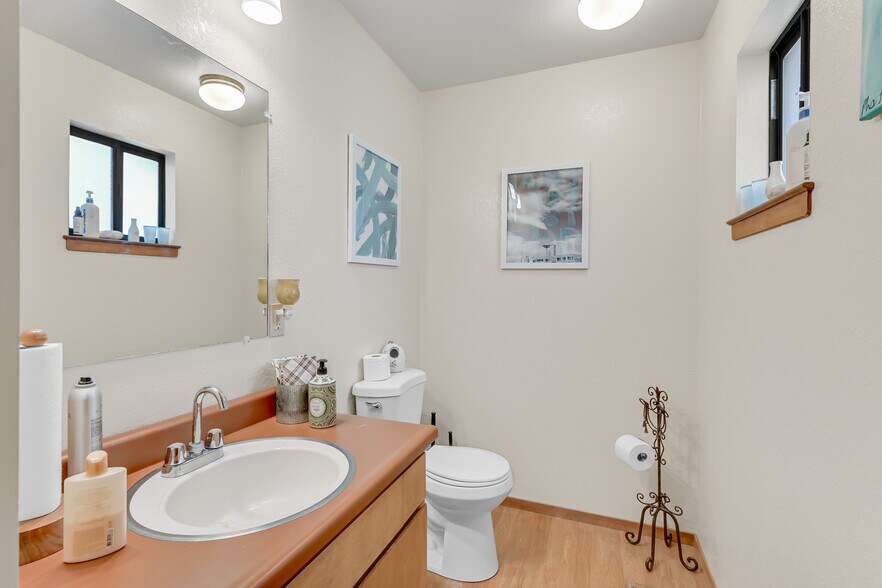 More Photos Of 874 Henry St, Arnold Office For Sale