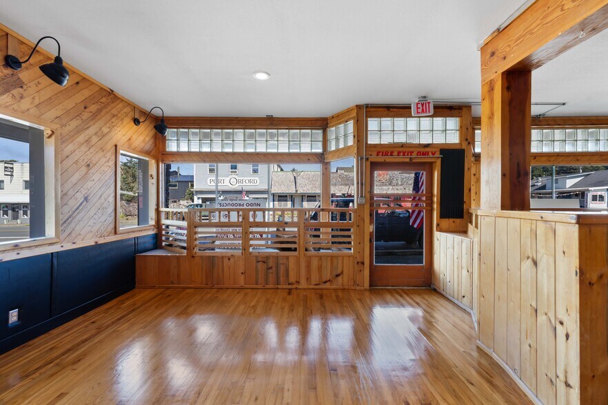 More Photos Of 267 W Sixth St, Port Orford Storefront Retail Residential For Sale