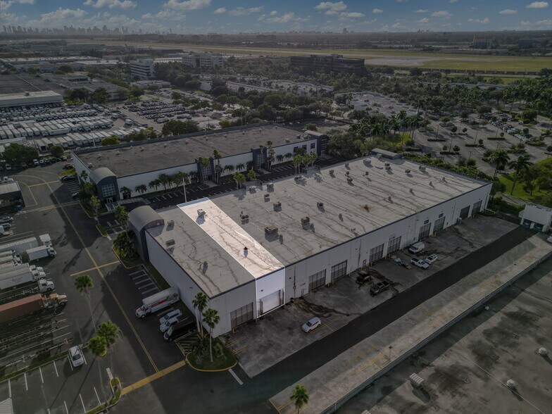 More Photos Of 7620 NW 25th St, Miami Distribution For Lease