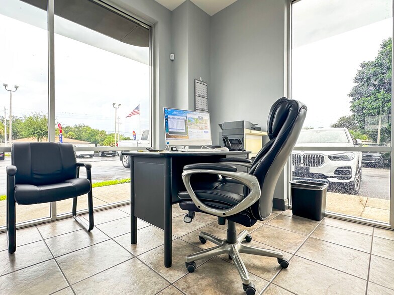 More Photos Of 875 N Cocoa Blvd, Cocoa Auto Dealership For Sale