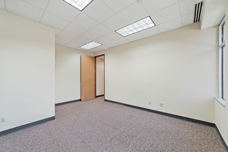 More Photos Of 12950 Country Pky, San Antonio Office For Lease