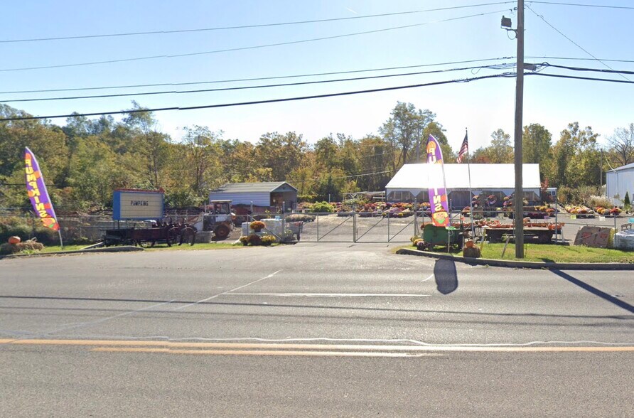 More Photos Of 1121 Clifty Dr, Madison General Retail For Sale