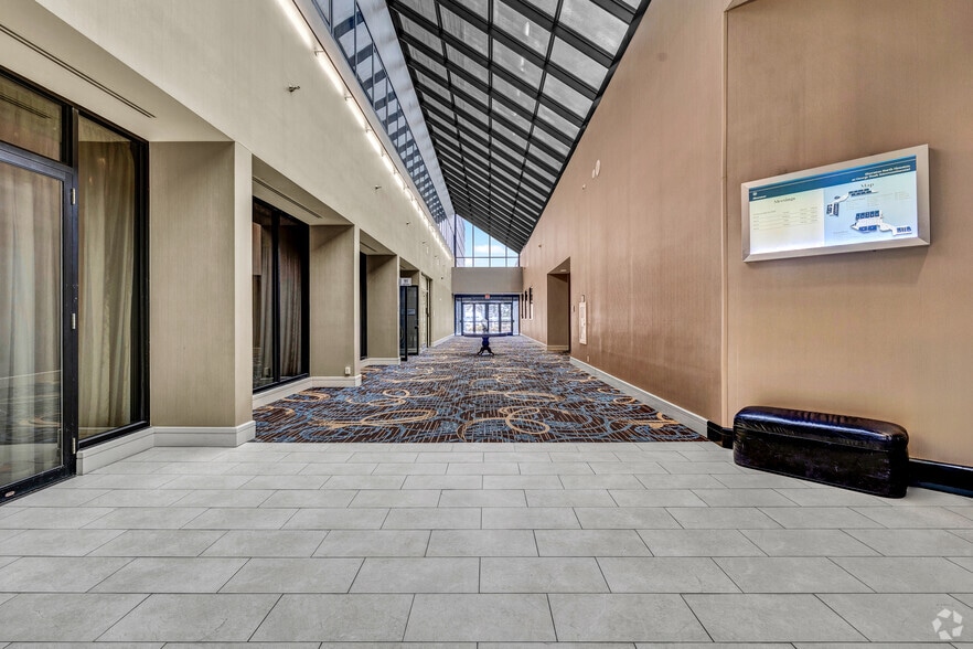 More Photos Of 15700 John F Kennedy Blvd, Houston Hotel For Sale