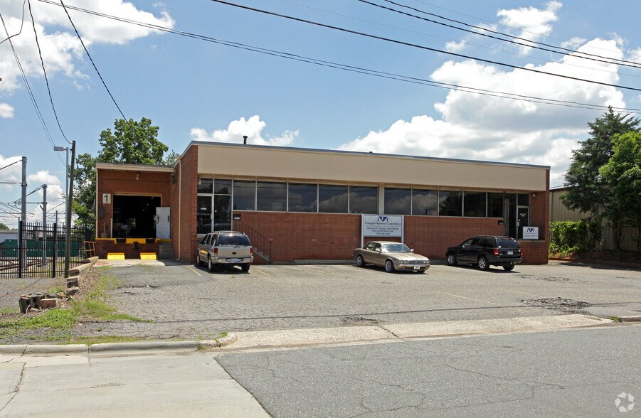 Primary Photo Of 3315-3317 Pelton St, Charlotte Warehouse For Sale