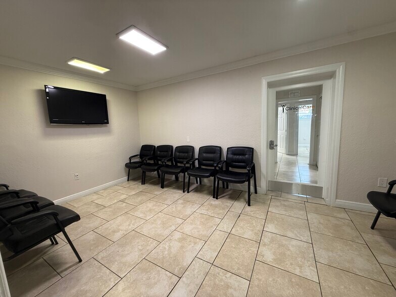 More Photos Of 9611 SW 40th St, Miami Medical For Sale