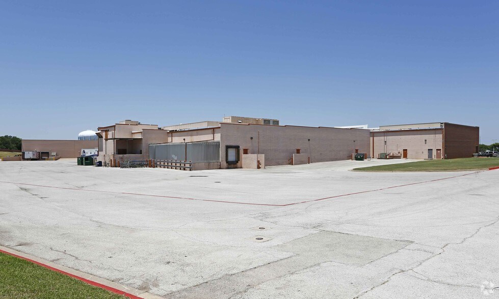 More Photos Of 3712-3720 Belt Line Rd, Addison Unknown For Lease