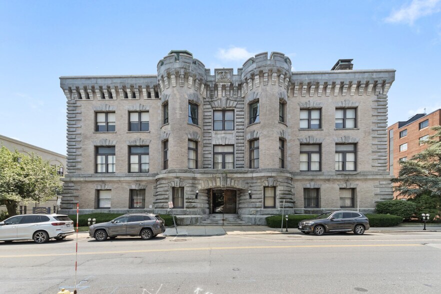 Primary Photo Of 92 High St, Medford Medical For Lease