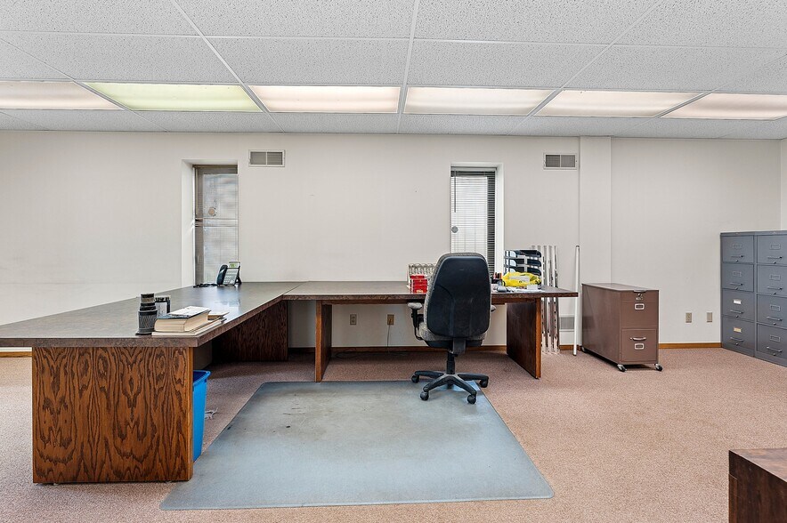 More Photos Of 1373 Kimberly Dr, Neenah Flex For Sale