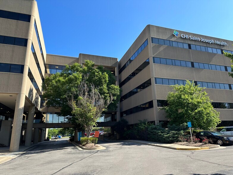 More Photos Of 1401 Harrodsburg Rd, Lexington Medical For Lease