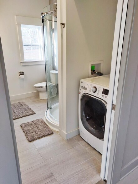 More Photos Of 927 E Madison St, Louisville Warehouse For Sale