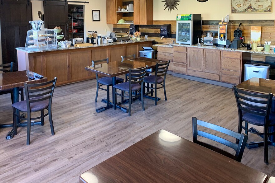 More Photos Of 166 US Highway 20 S, Thermopolis Hotel For Sale