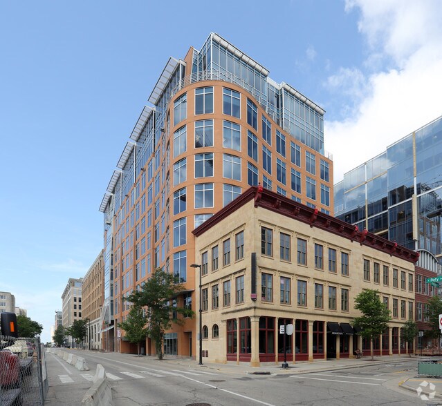 More Photos Of 10 E Doty St, Madison Office For Lease