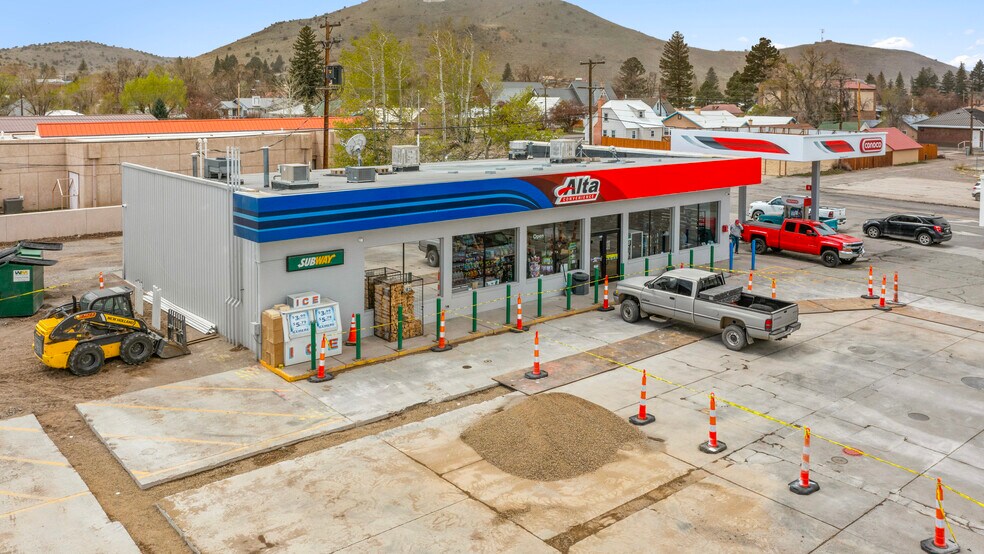 More Photos Of 805 Grand Ave, Del Norte Storefront For Sale