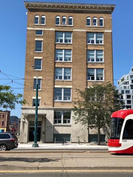More Photos Of 174 Spadina Ave, Toronto Loft Creative Space For Lease
