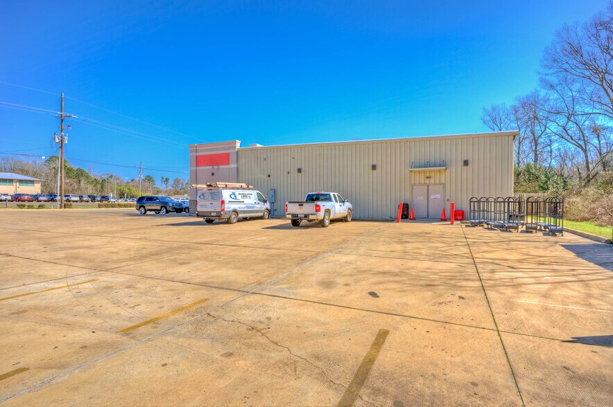 More Photos Of 9447 US 80, Simsboro Freestanding For Sale