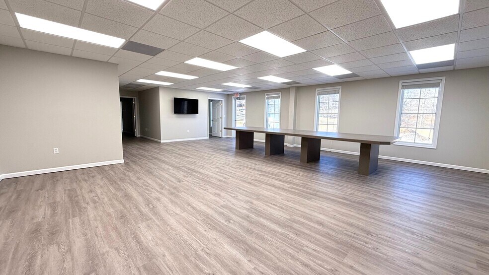 More Photos Of 3020 Cherokee Park Rd, Morristown Industrial For Lease