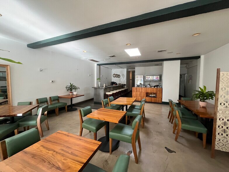 More Photos Of 3221 Pico Blvd, Santa Monica Storefront For Sale