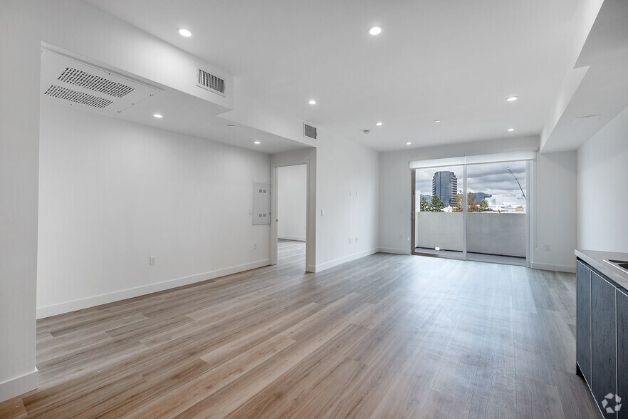More Photos Of 951 Ogden Ave, Los Angeles Apartments For Lease
