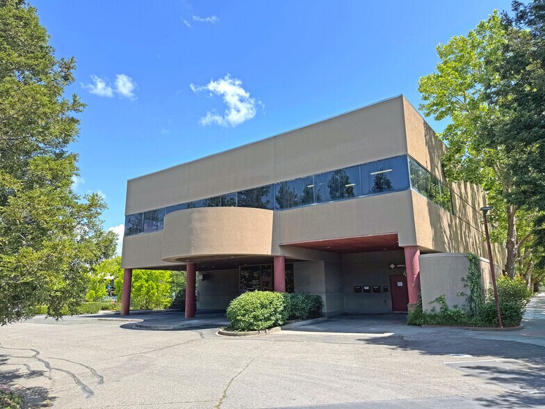 More Photos Of 50 Professional Center Dr, Rohnert Park Office For Lease