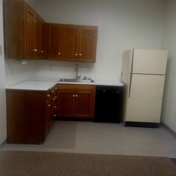 More Photos Of 400 Scruggs Rd, Moneta Office For Lease