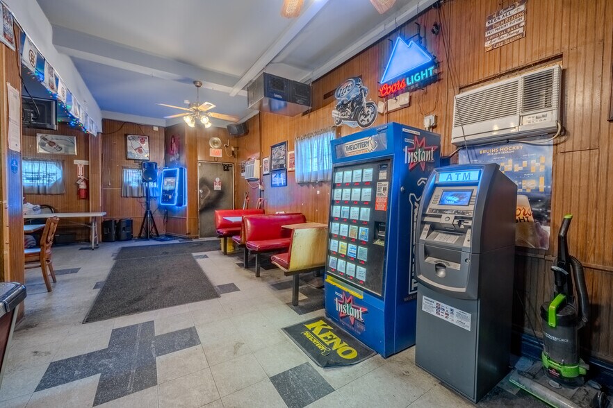 More Photos Of 240 Essex St, Haverhill Storefront Retail Residential For Sale