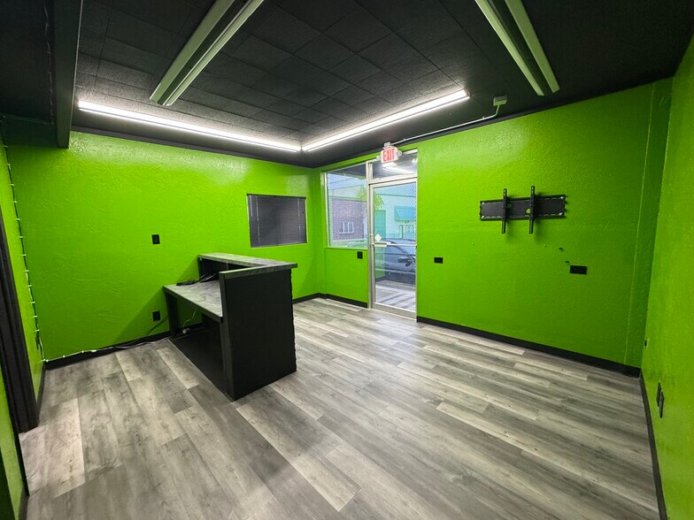More Photos Of 850 Beatty St, Medford Office For Lease