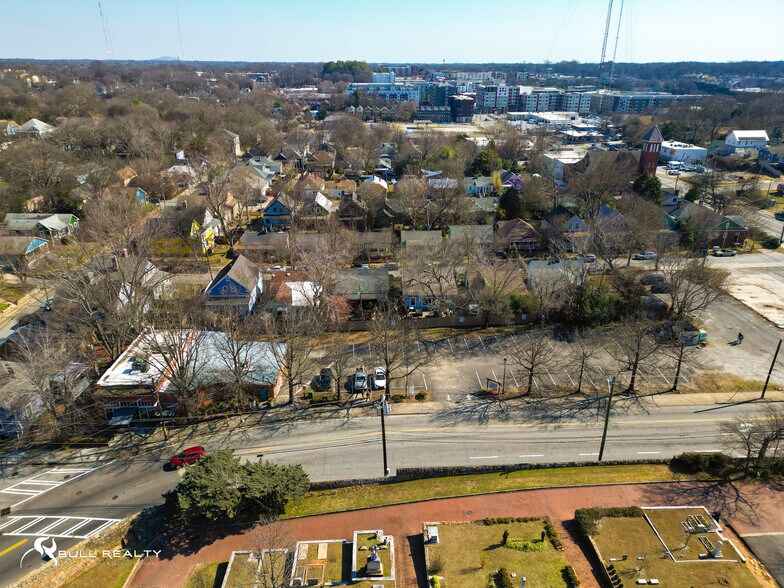 More Photos Of 242 SE Boulevard, Atlanta Restaurant For Sale