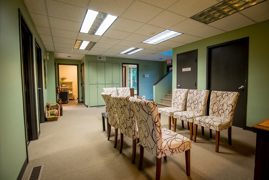 More Photos Of 1305 Milstead Ave NE, Conyers Medical For Sale