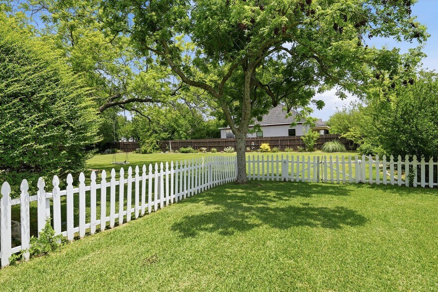 More Photos Of 202 E Main St, Celina Flex For Sale