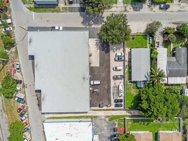 More Photos Of 201-215 SW 21st St, Fort Lauderdale Warehouse For Sale