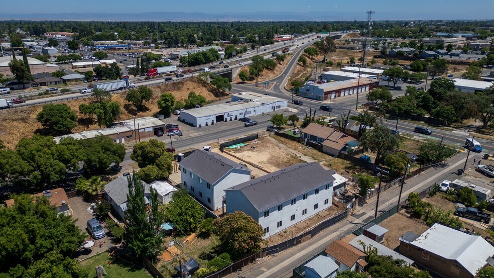 More Photos Of 40 W 13th St, Merced Apartments For Sale