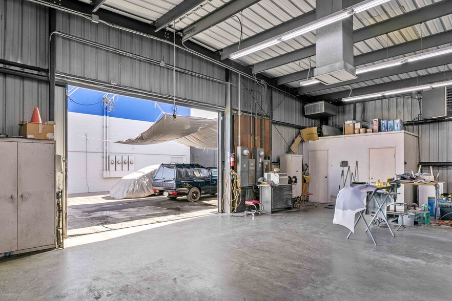 More Photos Of 11782 Sheldon St, Sun Valley Warehouse For Lease