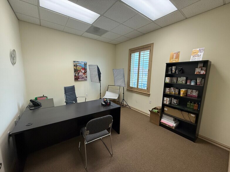 More Photos Of 5974 Silver Springs Dr, El Paso Office For Sale