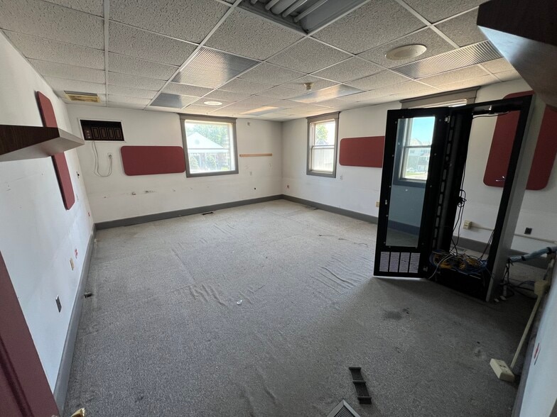 More Photos Of 7518-7526 Harford Rd, Baltimore Office For Lease