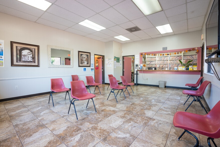 More Photos Of 4946 Florence Ave, Bell Medical For Lease
