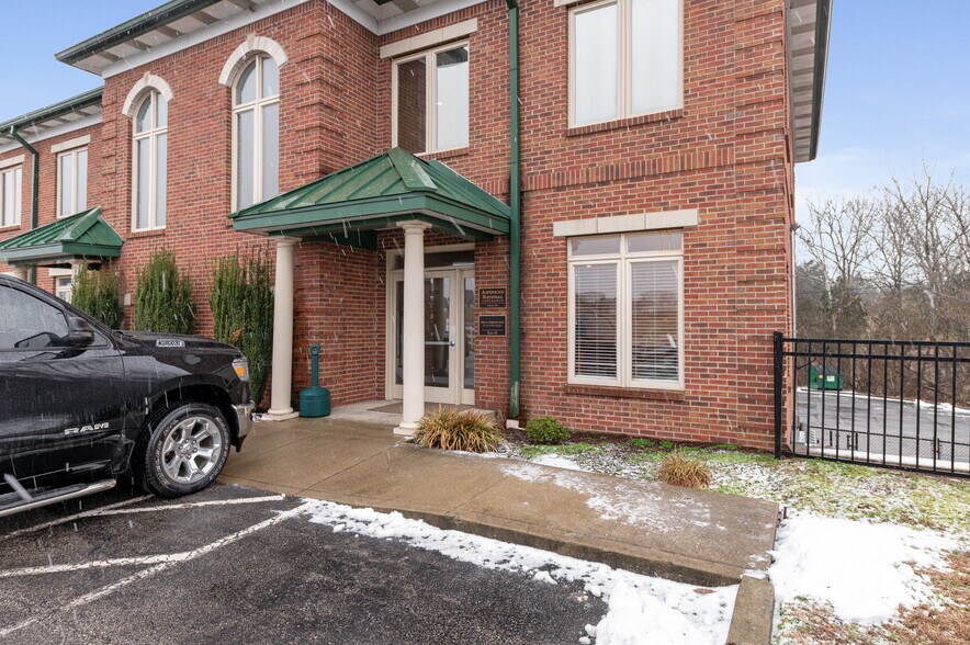 Primary Photo Of 815 John Harper Rd, Shepherdsville Office For Sale