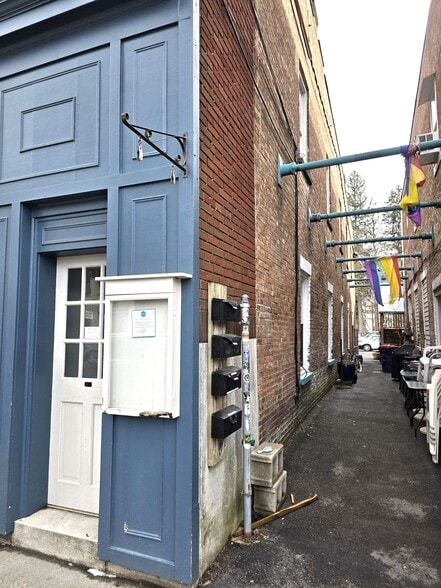 More Photos Of 38 E Market St, Rhinebeck Storefront For Sale