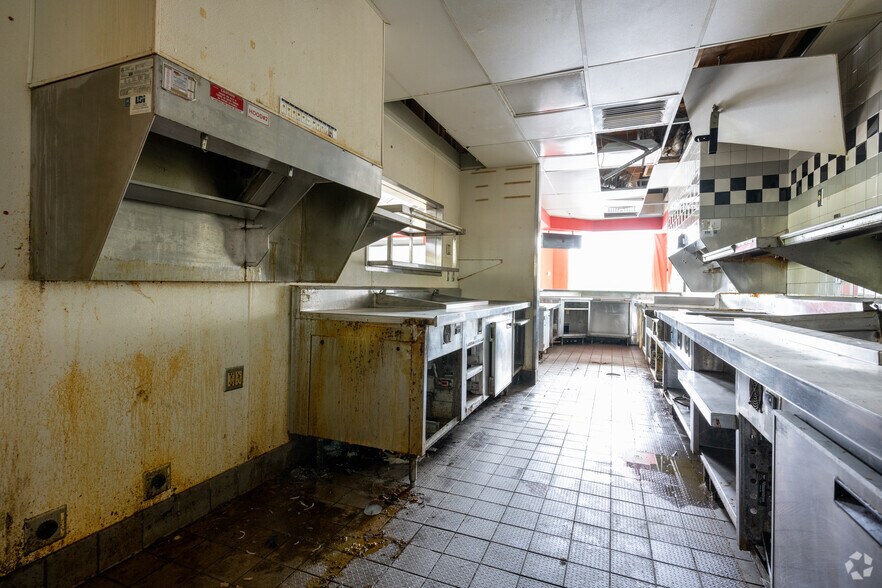 More Photos Of 4684 N Patterson Ave, Winston-Salem Restaurant For Sale