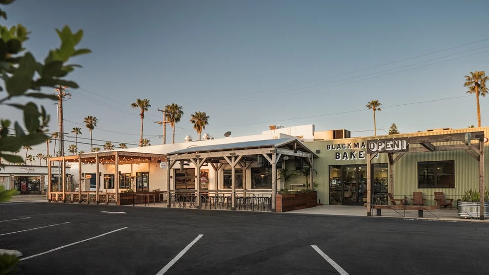 More Photos Of 510 Vista Way, Oceanside Restaurant For Lease