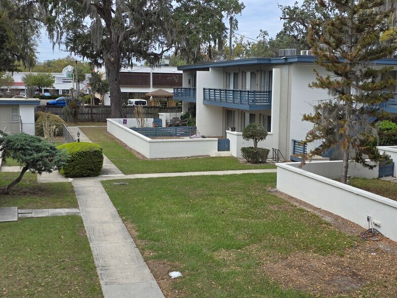 More Photos Of 220 Stowe Ave, Orange Park Apartments For Sale